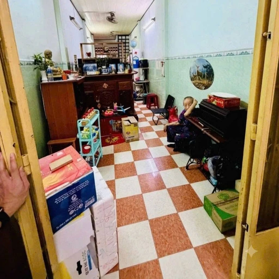 Bán nhà Cô Giang, Quận 1, 49m², 1 trệt 1 lầu, 3PN 2WC, giá 5,99 tỷ - Ảnh thu nhỏ 3