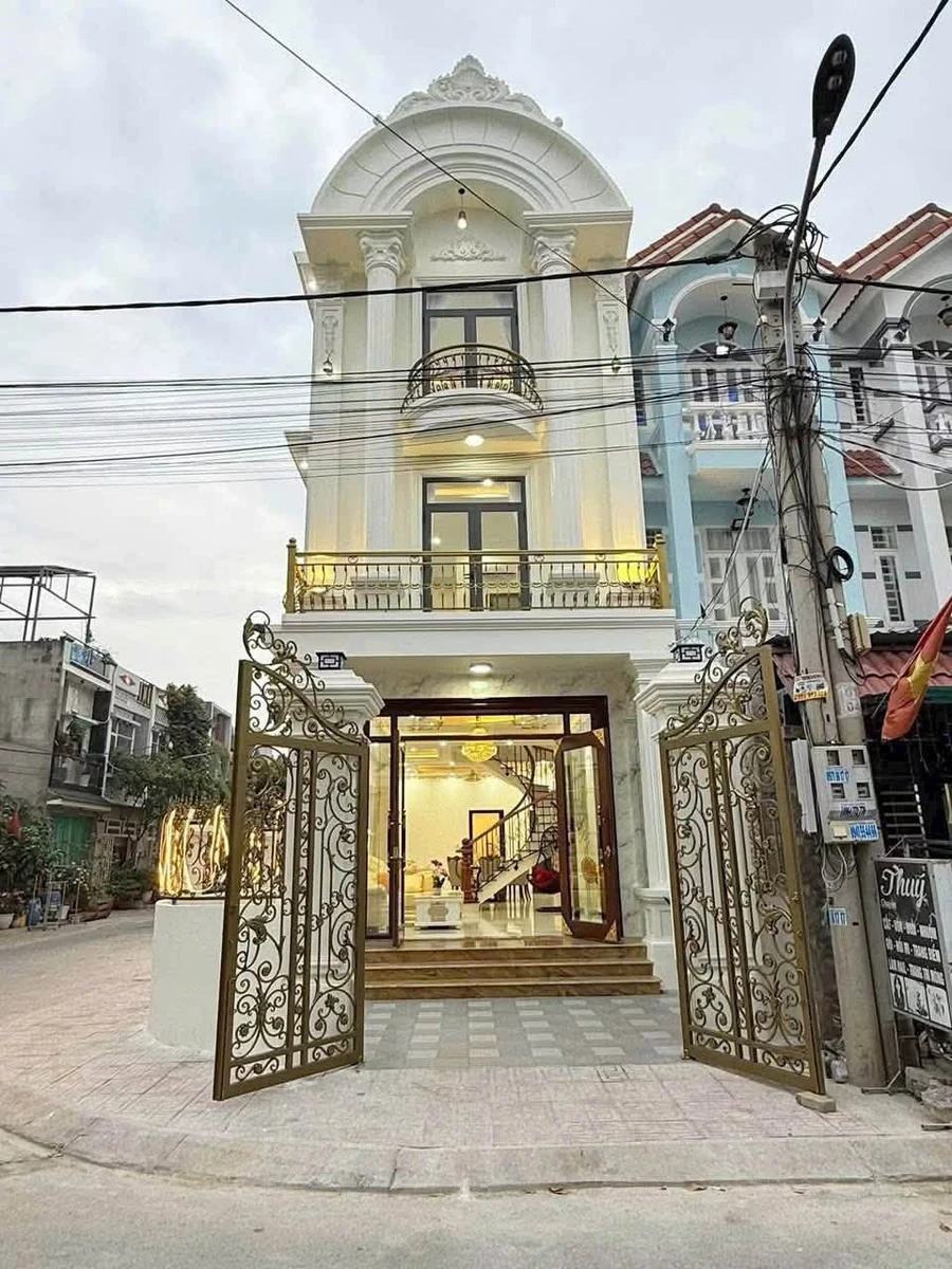 Nhà phố góc 2 mặt tiền 100m2, 5PN, Thuận An 7.15 tỷ - Ảnh thu nhỏ 2