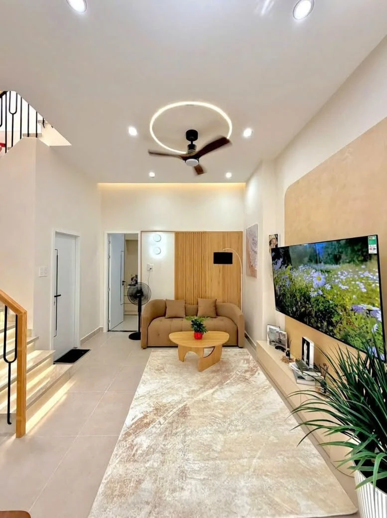 Bán nhà hẻm xe hơi Lạc Long Quân, Tân Bình, 48m2 (8x6m), giá 6,19 tỷ - Ảnh thu nhỏ 3