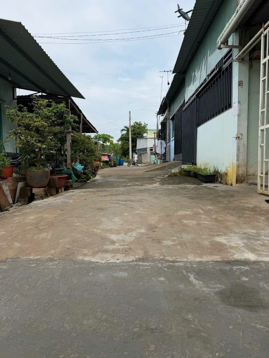 Bán nhà 4 phòng ngủ 80m2 Phường Bình Hòa 1 tỷ 350 - Ảnh 1