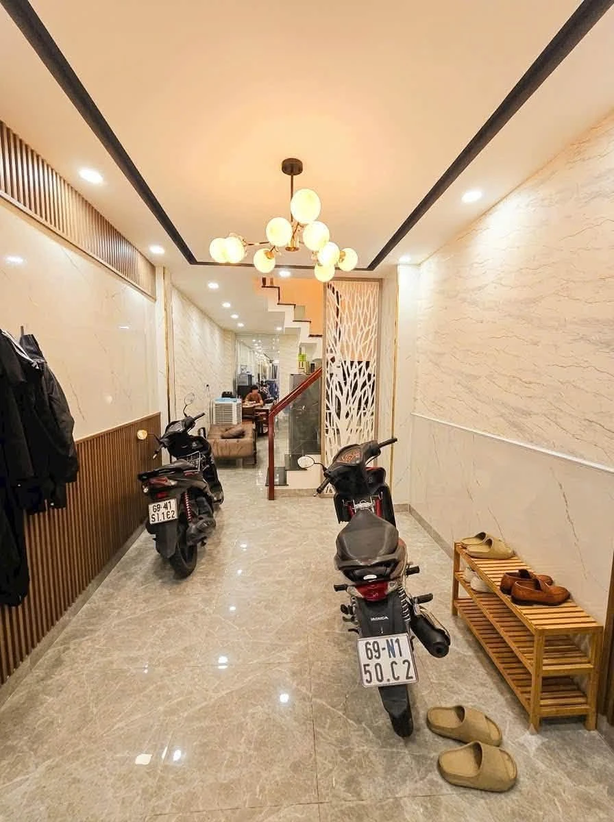 Bán nhà 78m² 4 phòng ngủ Trần Hưng Đạo Quận 5, giá 6.4 tỷ - Ảnh 1