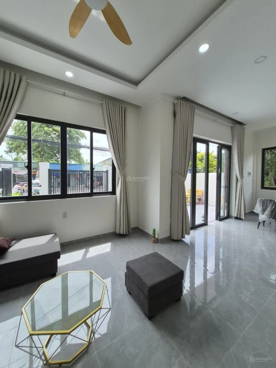 Bán nhà 2 mặt tiền đẹp hiện đại sân ô tô gần chợ, trường học Bình Nghị giá 2tỷ300 - Ảnh thu nhỏ 4