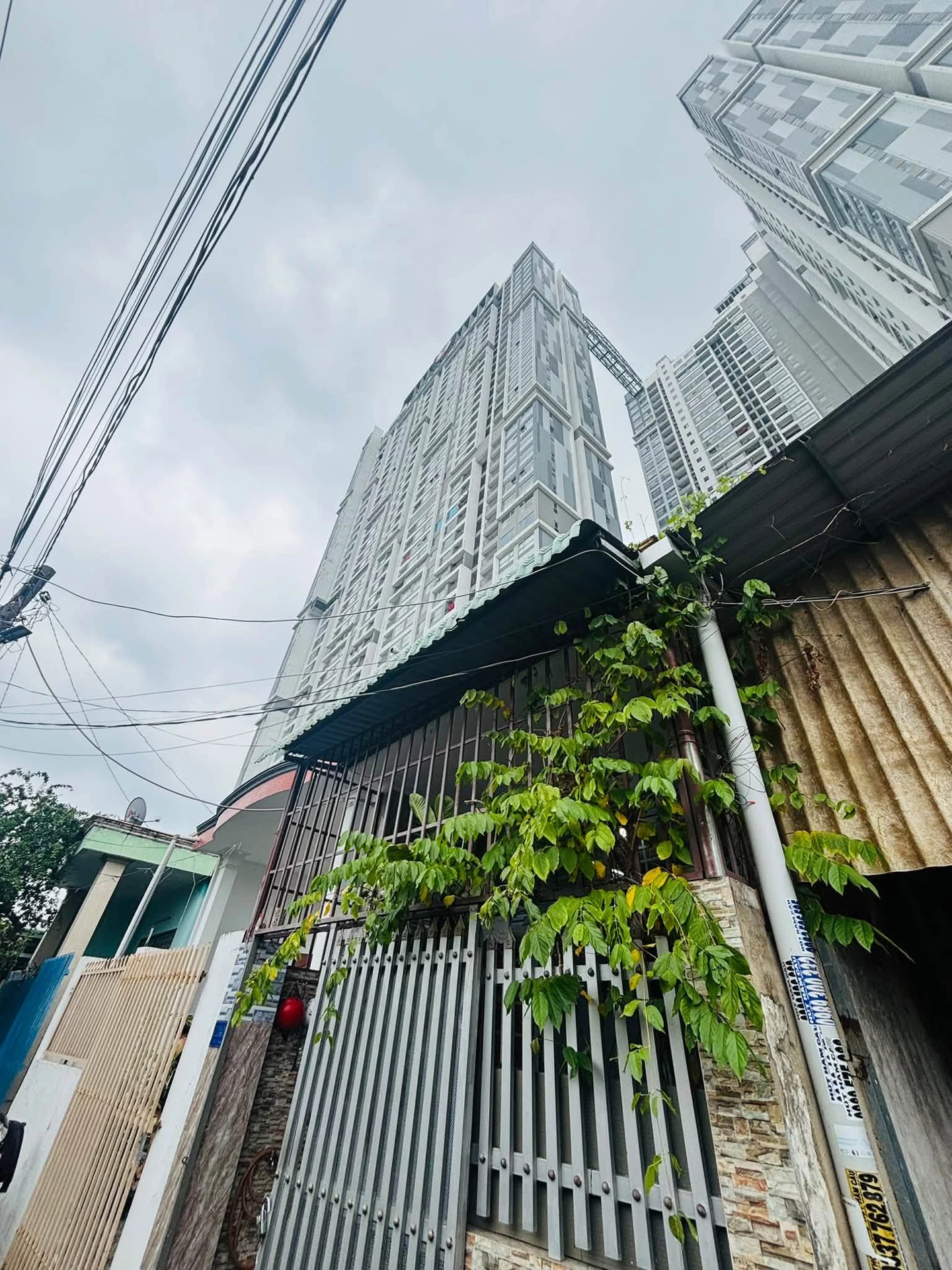 Bán nhà 62m2 dưới chân chung cư Happyone, trung tâm Thủ Dầu Một, giá 2,2 tỷ - Ảnh 1