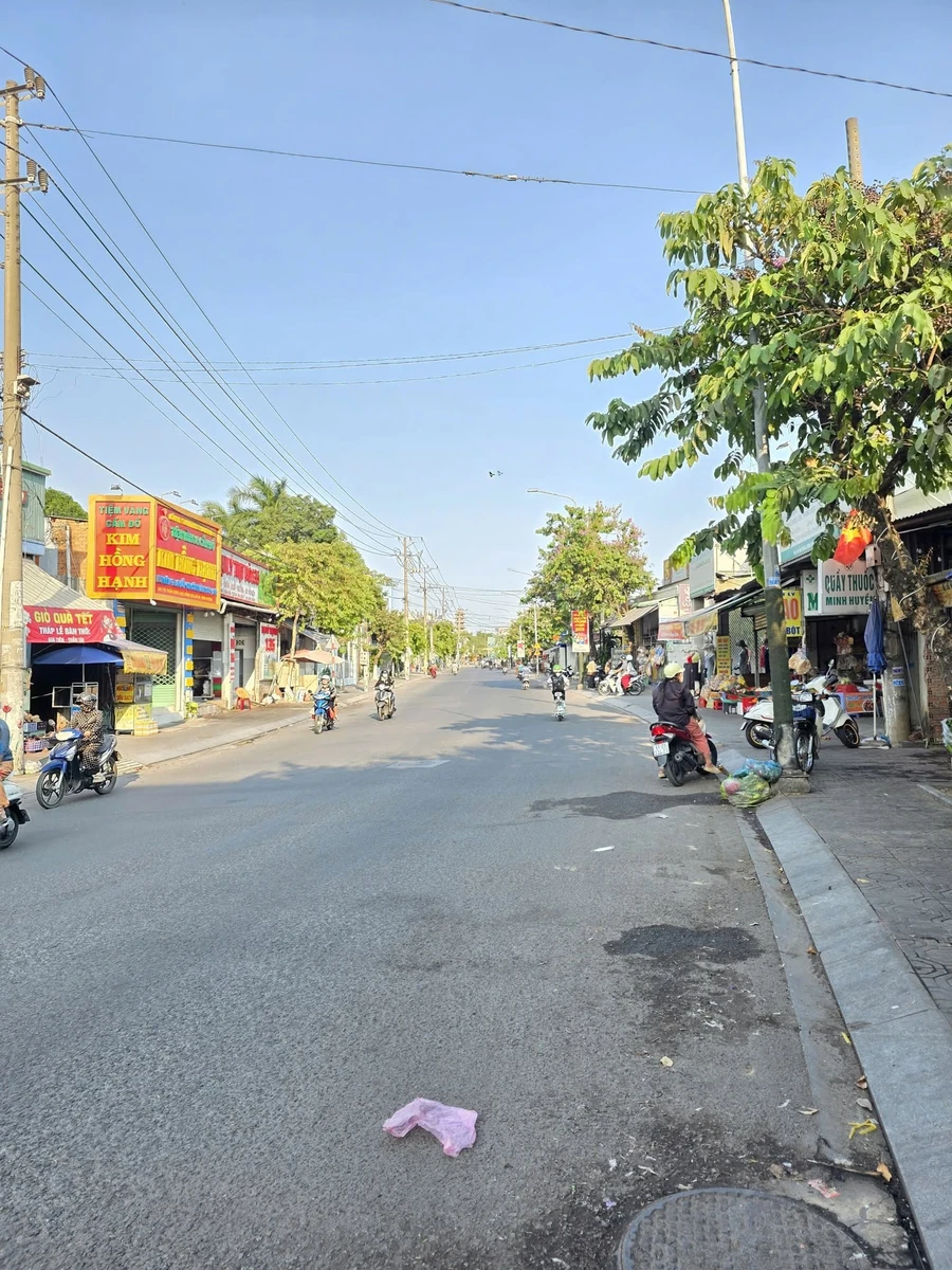 Bán nhà mặt tiền 112,5m² kinh doanh đường Trần Hưng Đạo Dĩ An 7,9 tỷ - Ảnh thu nhỏ 2