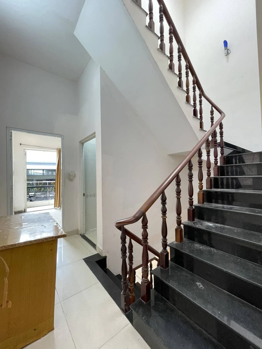 Bán nhà hẻm 4.2x10m giá 5,95 tỷ sát Quận 1, TP.HCM - Ảnh thu nhỏ 3