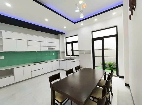 Bán nhà 3 tầng 200m2, 4PN ở Tân Uyên, Bình Dương - Ảnh thu nhỏ 2