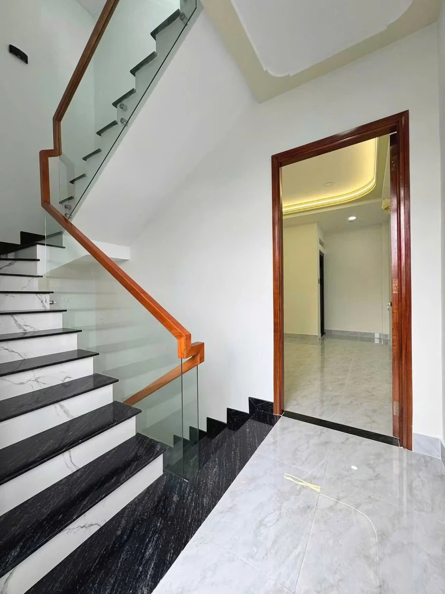 Bán nhà mặt tiền Bình Tân 3PN 60m² giá 5,98 tỷ - Ảnh thu nhỏ 3