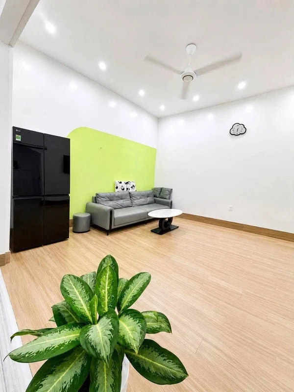 Bán nhà 2 tầng 70m² 2 phòng ngủ phố Nguyễn Tường Loan