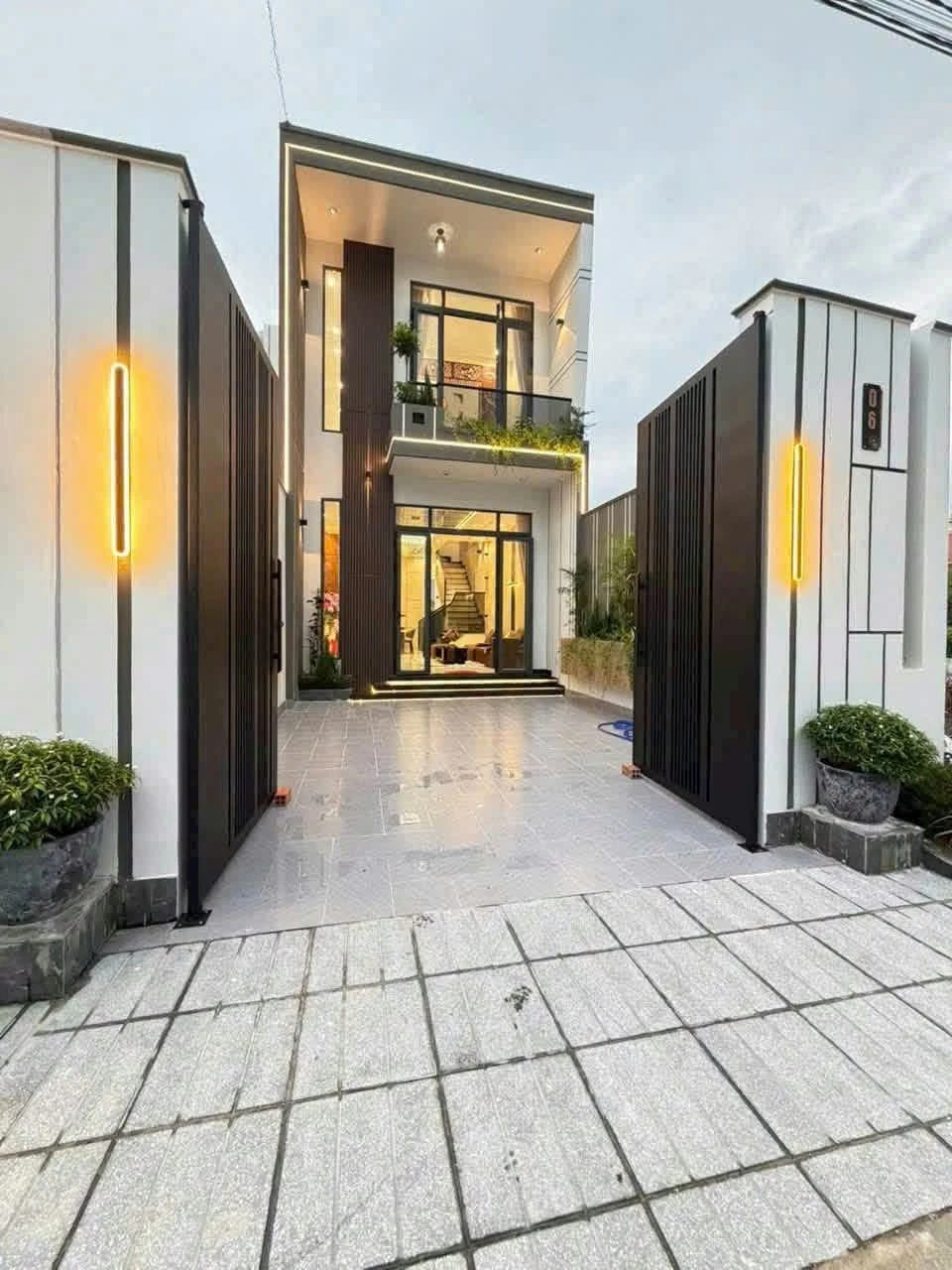 Bán nhà phố 5m×23m, 3PN 4WC, hiện đại, Tây Ninh - Ảnh 1