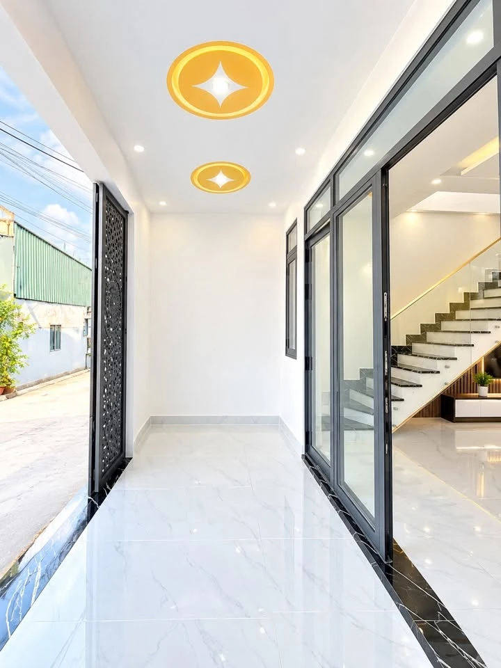 Bán nhà 3 phòng ngủ 75m² Rạch Giá, Kiên Giang, giá 2.3 tỷ - Ảnh thu nhỏ 2