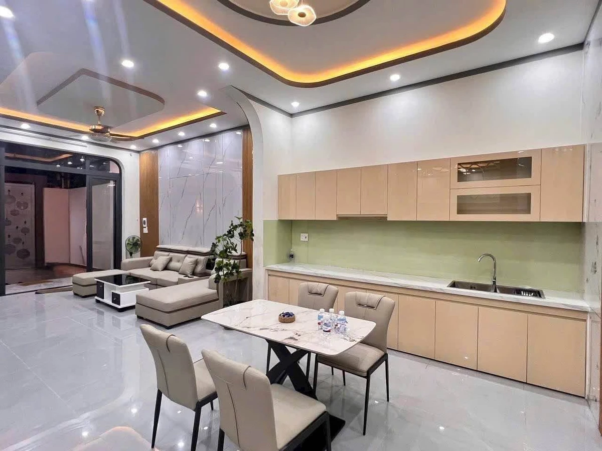 Bán nhà lầu 5x20m, 3PN Nguyễn Khuyến gần chợ Phú Thọ, 3.89 tỷ - Ảnh thu nhỏ 5