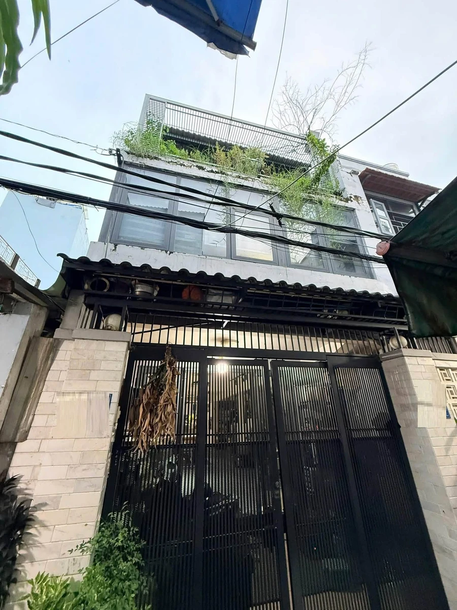 Bán nhà hẻm 72m² Bến Vân Đồn Quận 4, 8 tỷ 1 - Ảnh 1