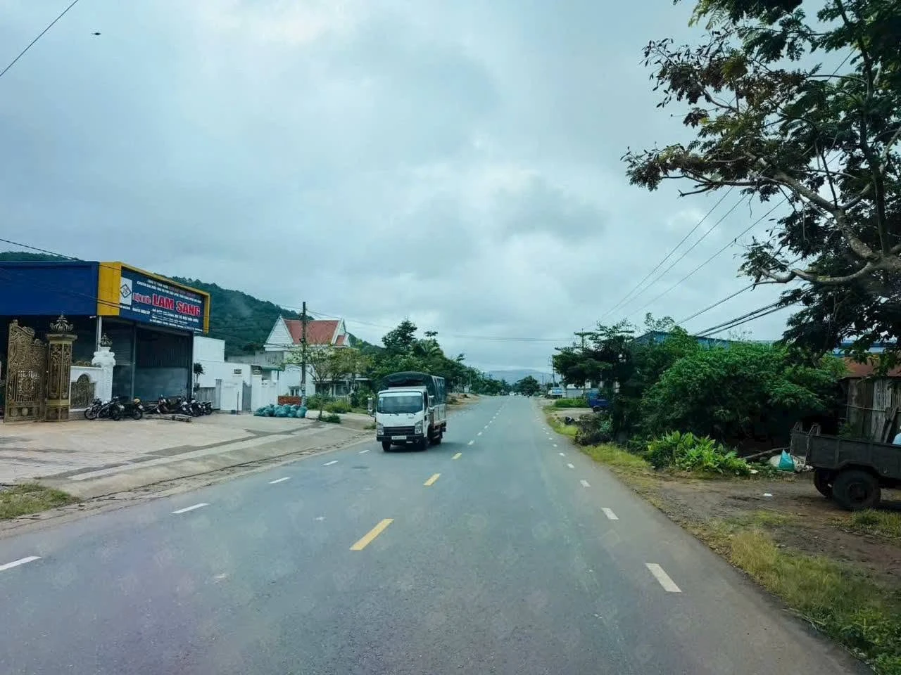 Bán đất mặt tiền Quốc Lộ 27, 400m² Lâm Đồng - Ảnh 1
