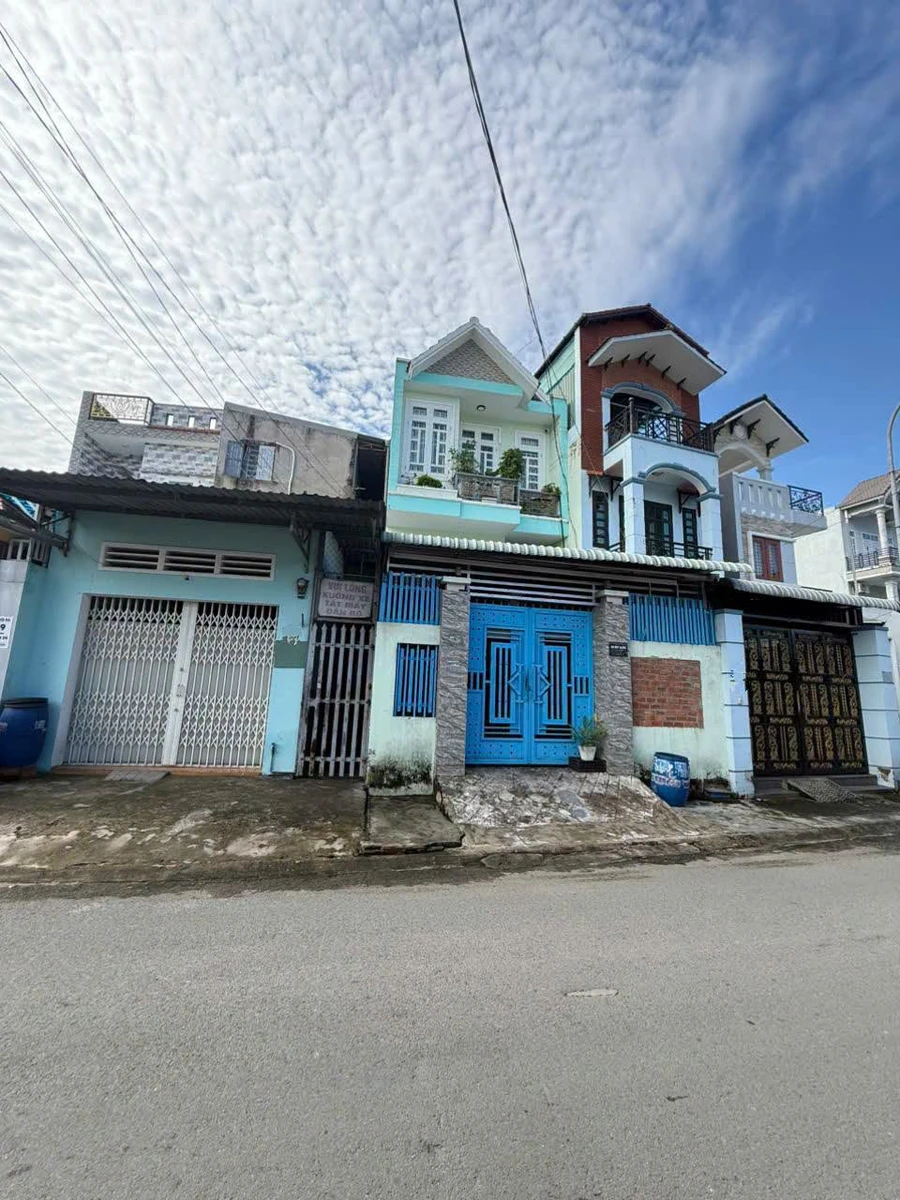 Bán nhà mặt tiền Nguyễn Trãi Dĩ An 116m2 6 tỷ - Ảnh 1