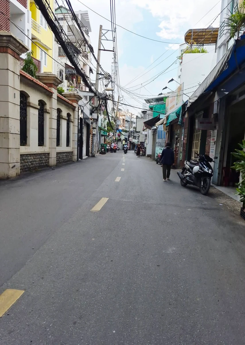 Bán nhà 97m2 gần Đại học Ngoại Thương, giá khoảng 9 tỷ, Bình Thạnh - Ảnh 1