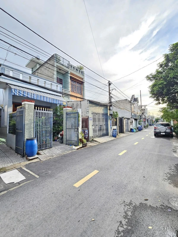 Bán nhà 184,4m² 8 phòng trọ mặt tiền Phan Đăng Lưu, Dĩ An, 6.5 tỷ