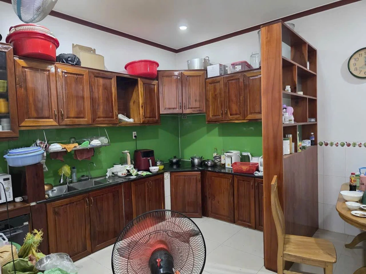 Bán nhà 1 trệt 1 lầu mặt tiền 175m2, 4 phòng, Phan Thiết - Ảnh thu nhỏ 2