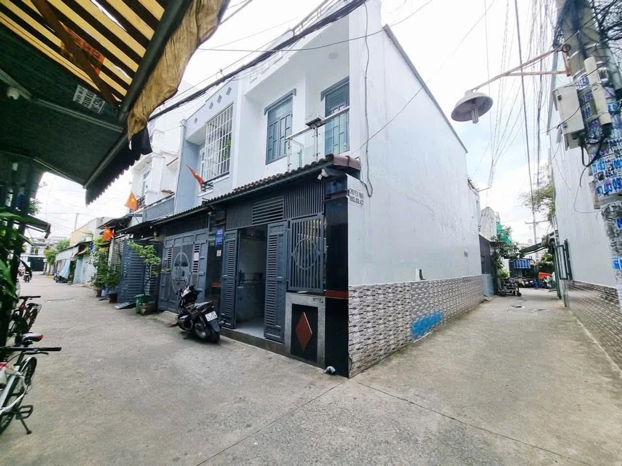 Bán nhà góc 2 tầng 49m² hẻm xe hơi đường Hiệp Thành 35, Quận 12, giá 4,5 tỷ - Ảnh 1
