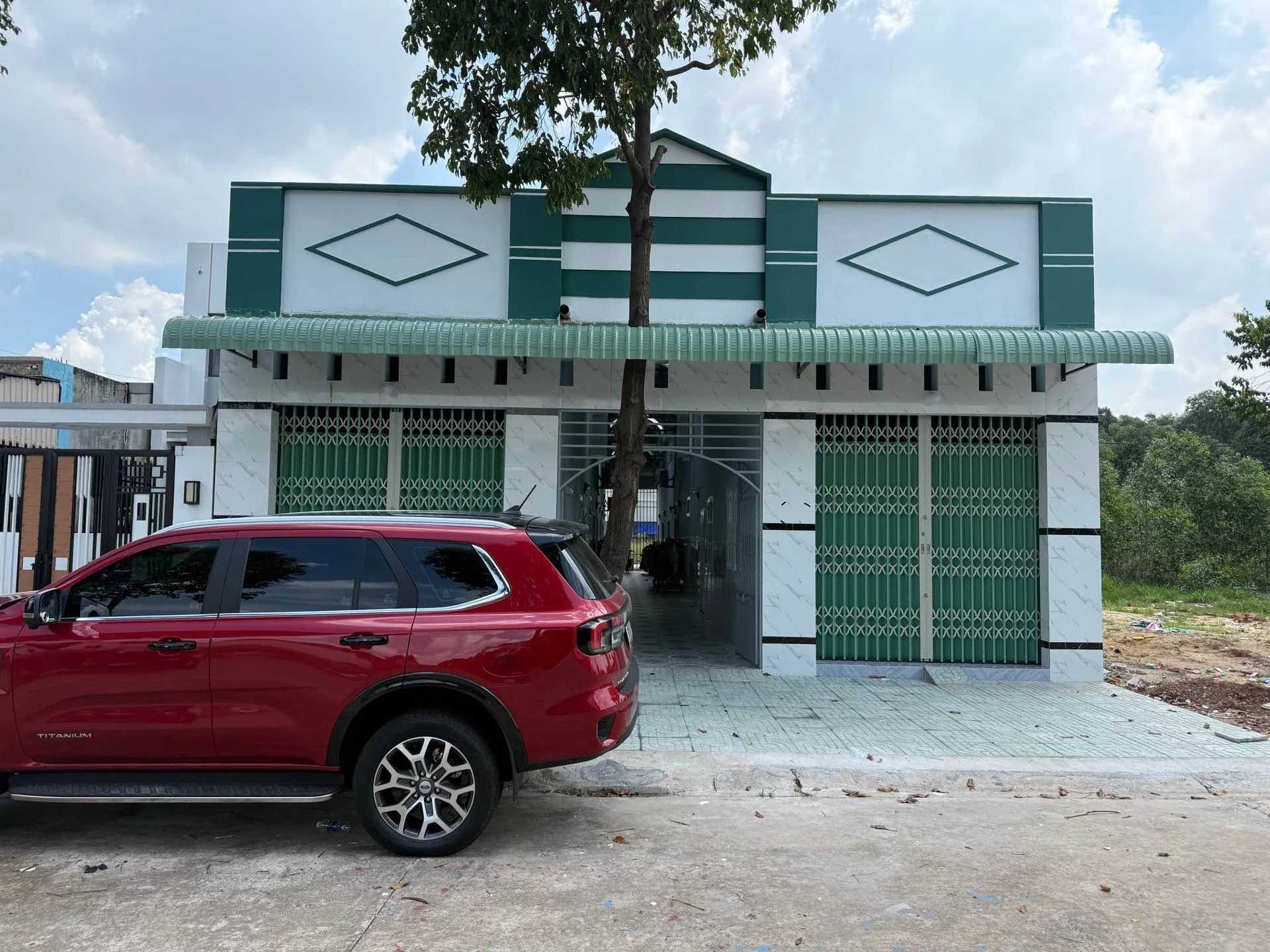 Bán cặp trọ 10x30m, 8 phòng, thu nhập 22 triệu/tháng, Bình Dương - Ảnh 1