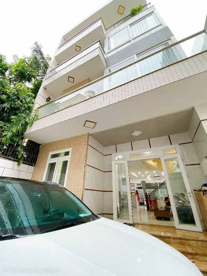 Bán biệt thự 4 tầng 142m2, 8PN, full nội thất, khu sân bay Tân Bình - Ảnh 1