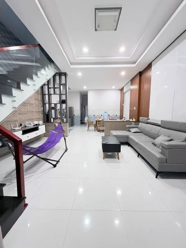 Nhà lầu 3 phòng ngủ 92m² Phan Thiết bán 2.4 tỷ