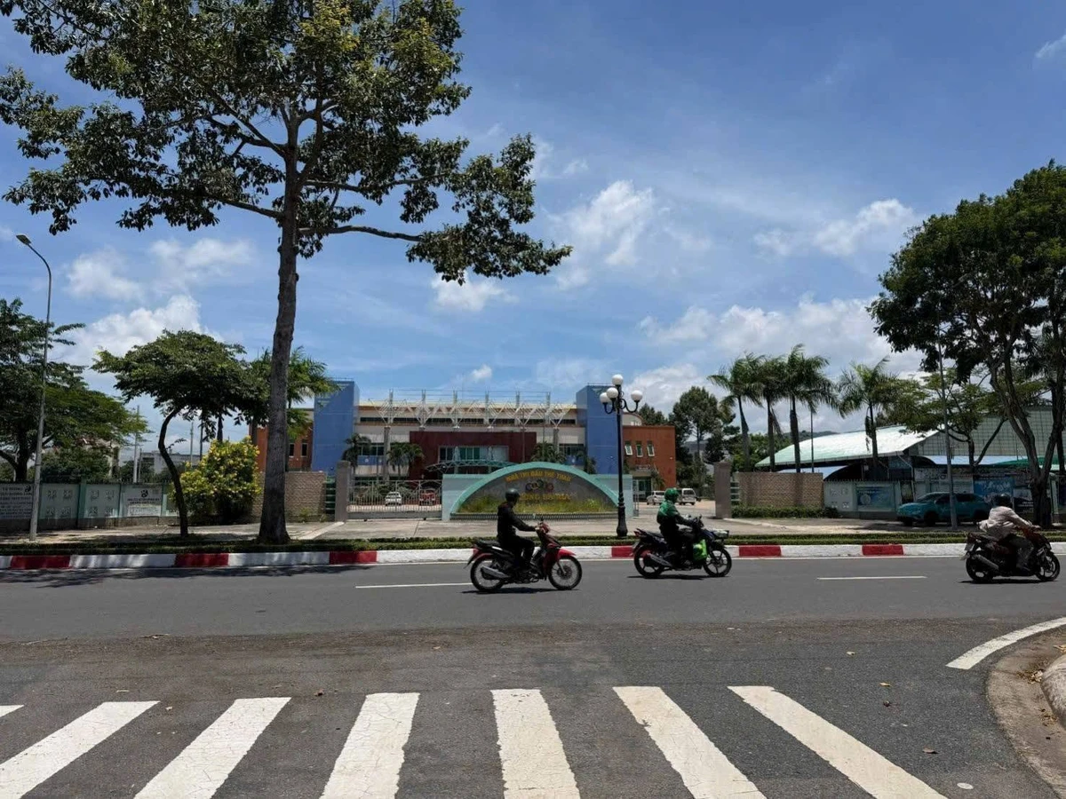 Bán đất mặt tiền Nguyễn Tất Thành 100m2 (5x20) thổ cư, Phường Phước Nguyên, TP Bà Rịa - 4,5 tỷ - Ảnh thu nhỏ 2