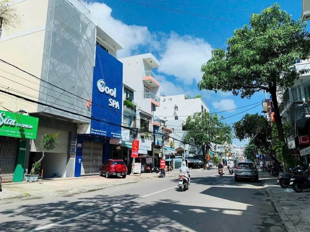 Bán nhà 3 tầng mặt tiền 91.5m² trung tâm Nha Trang - Ảnh thu nhỏ 2