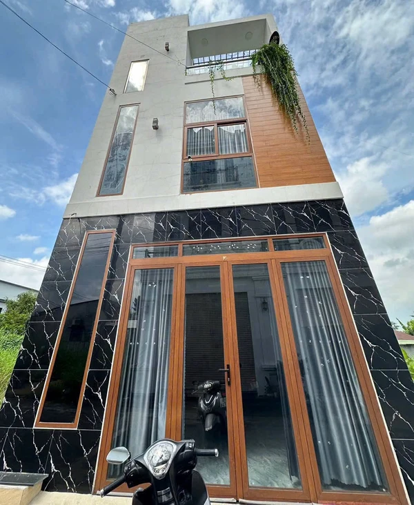 Bán nhà 2 lầu 186m² Hố Nai 3 tỷ 490 triệu
