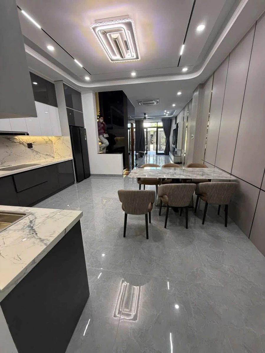 Bán nhà 3 tầng 100m² thang máy cảm ứng Nha Trang 9,35 tỷ - Ảnh thu nhỏ 4