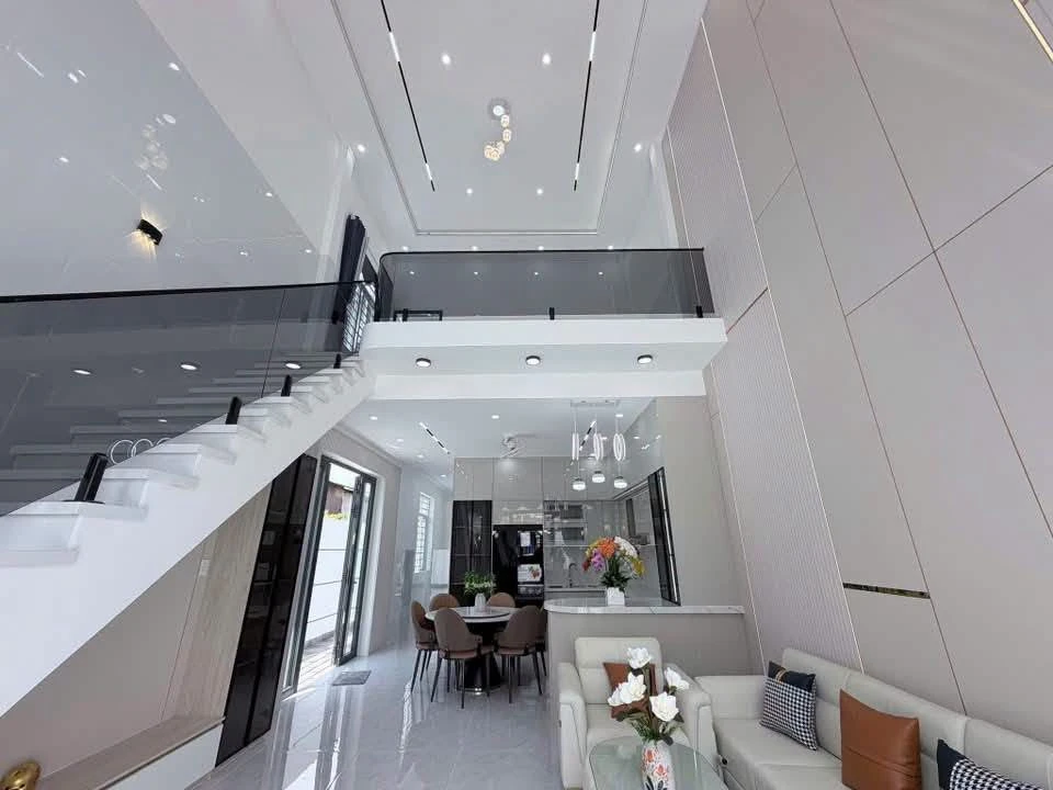 Bán nhà mới 6x23m Phường Ninh Thạnh 2 tỷ 980 triệu - Ảnh 1