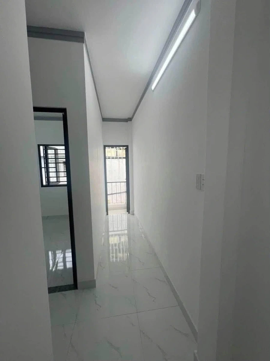 Bán nhà 2 tầng hẻm xe hơi đường 475, Phước Long B, Quận 9, 65,8m2, giá 3,95 tỷ - Ảnh thu nhỏ 3