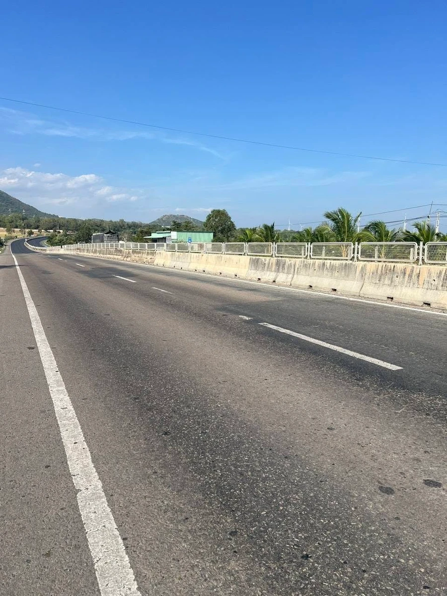 Bán lô đất 6653m² giá 1 tỷ 6 Tuy Phong Bình Thuận - Ảnh 1