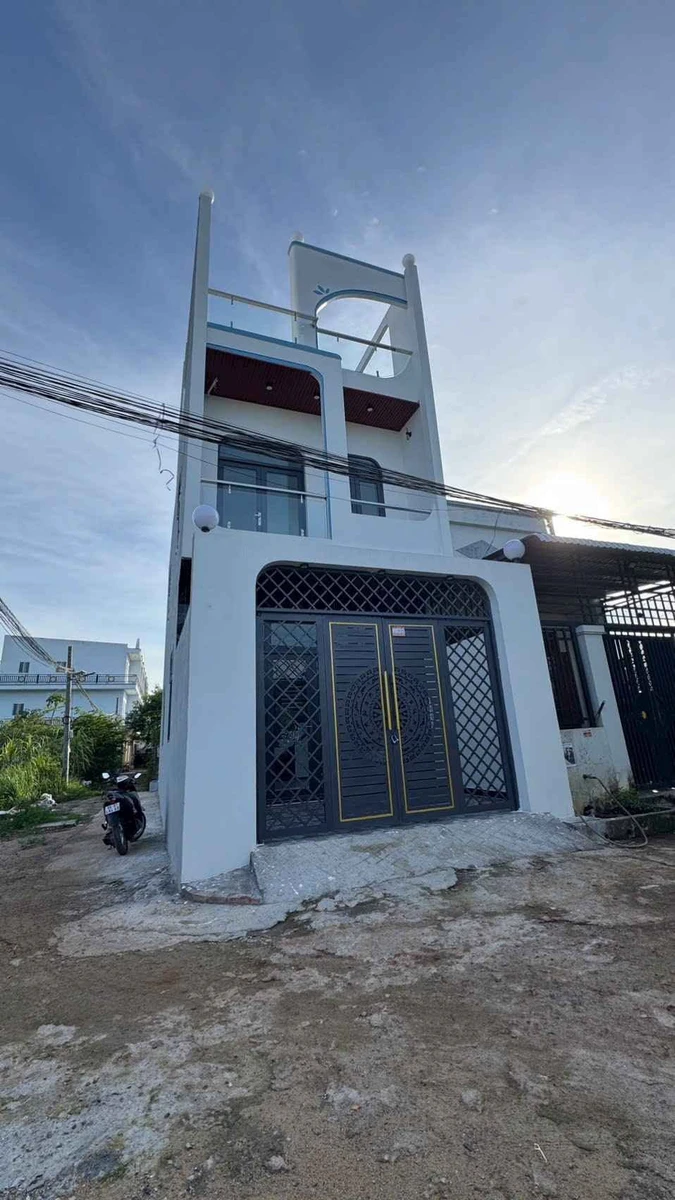 Bán nhà 2 lầu 3PN 80m² đường Tập Đoàn 4, Bình Chánh - Ảnh 1
