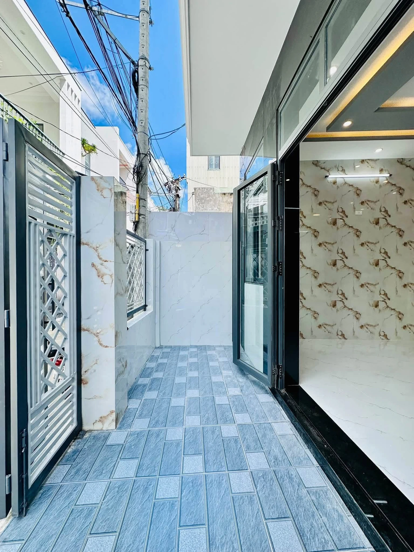 Bán nhà 3 tầng hẻm ô tô 51m2 đường Hoàng Văn Thụ - Ảnh 1