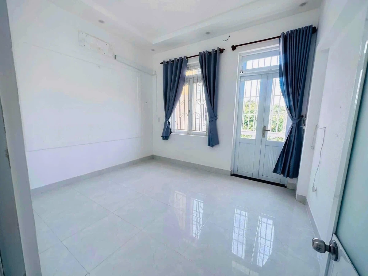 Bán nhà 1 trệt 2 lầu 4PN 42m2 Vũng Tàu - Ảnh 1