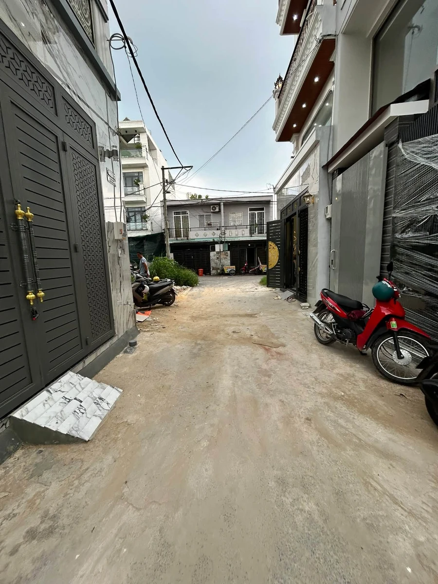 Nhà bán 4,6x12m, 3PN, 1PK, Bình Tân, giá 5,75 tỷ - Ảnh thu nhỏ 2