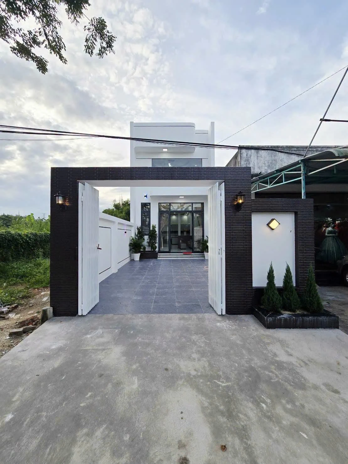 Bán nhà mặt tiền Nguyễn Văn Linh 80m² giá 2 tỷ 390 triệu - Ảnh 1