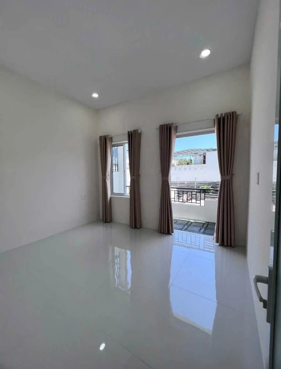 Bán nhà 2,5 tầng 3PN 3WC hẻm đường Phùng Hưng, Phước Long, Nha Trang giá 2,6 tỷ - Ảnh thu nhỏ 2