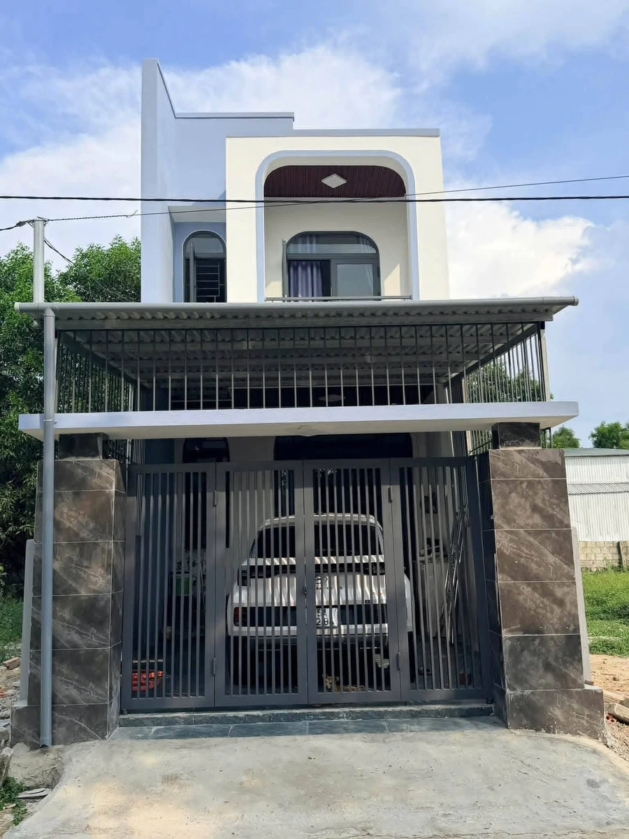 Bán nhà 2 tầng 92m² đường ô tô Huế 2 tỷ - Ảnh 1
