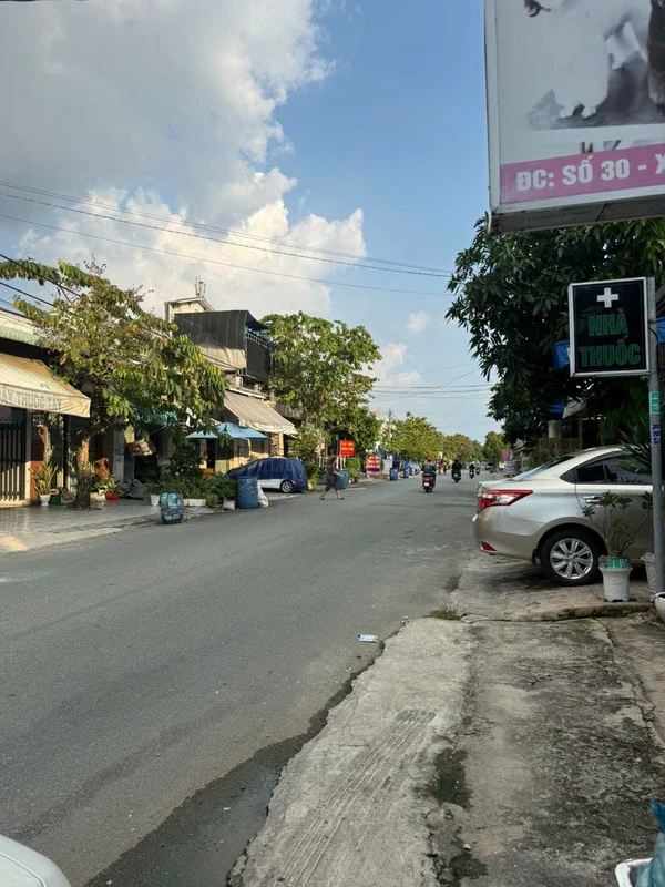 Bán nhà trệt lửng 3PN 100m² Bình Dương