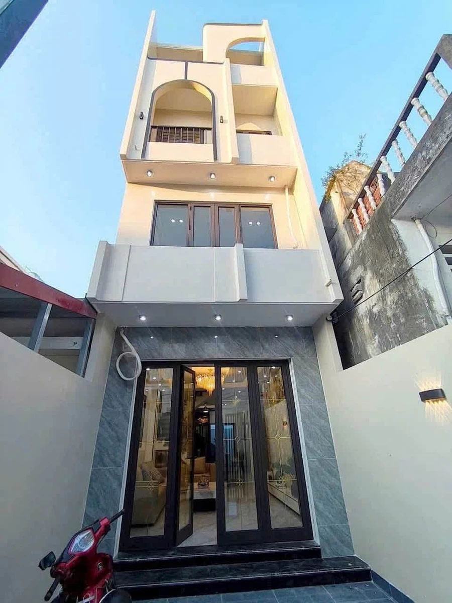 Bán nhà phố 70m² 4 tầng full nội thất phố Chợ Hàng, Hải Phòng - Ảnh 1