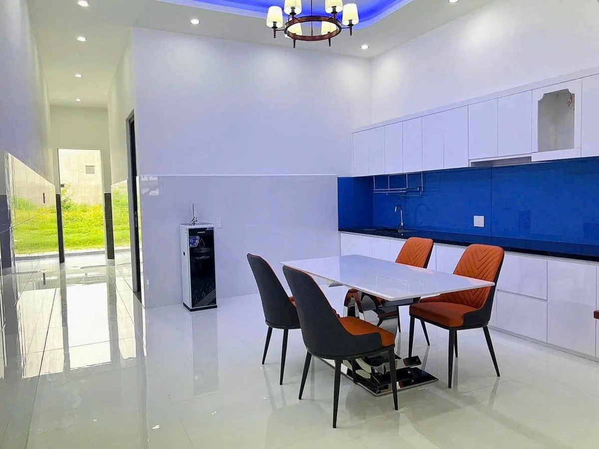 Bán nhà mặt tiền Huỳnh Bá Chánh 5x21m, 4PN, P. Long Tâm, TP Bà Rịa, giá 4,2 tỷ - Ảnh thu nhỏ 4