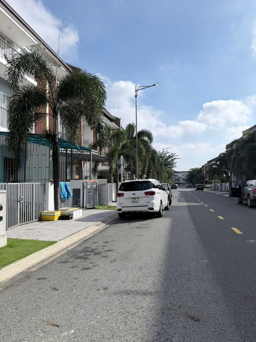 Bán nhà 3 tầng SUN CASA Thủ Dầu Một 80m2 - 3.2 tỷ - Ảnh 1