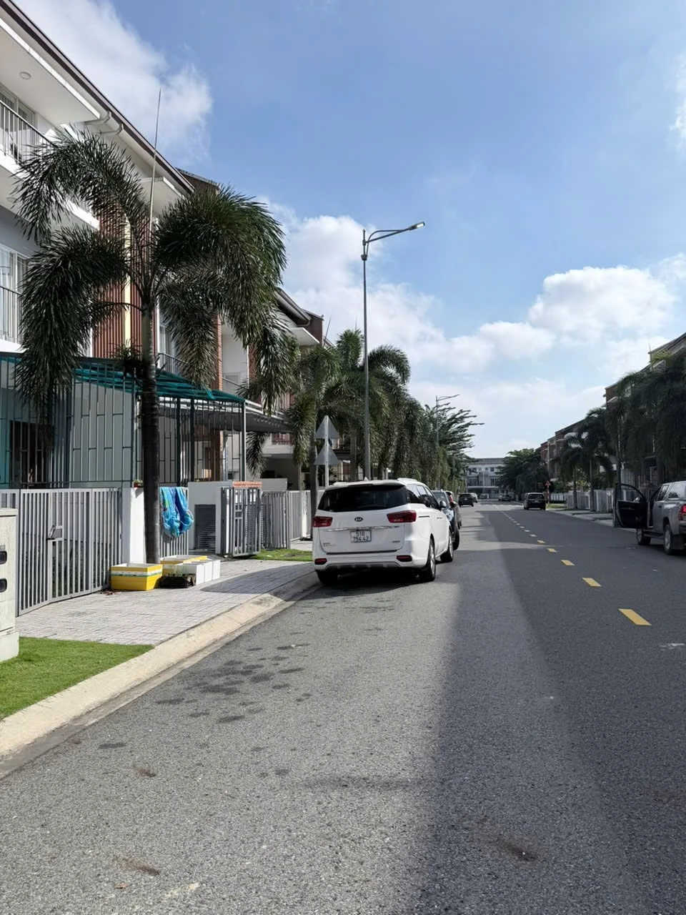 Bán nhà 3 tầng SUN CASA Thủ Dầu Một 80m2 - 3.2 tỷ - Ảnh 1