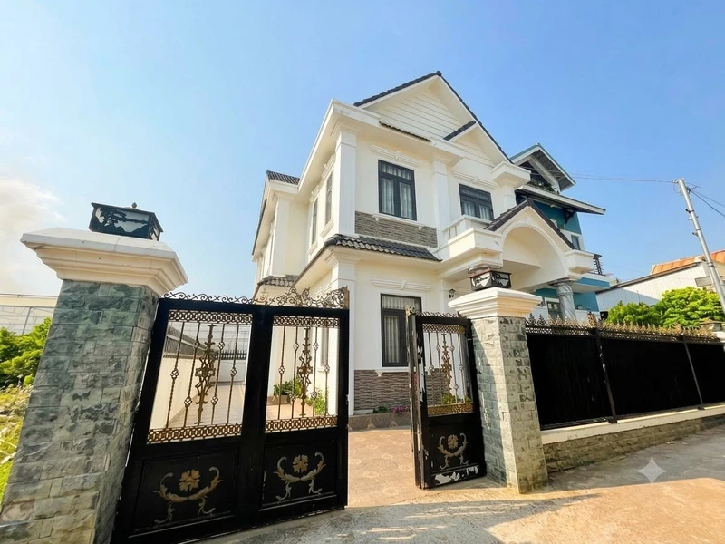 Bán biệt thự 222m² 4 phòng ngủ Lý Nam Đế, Đà Lạt, 9 tỷ