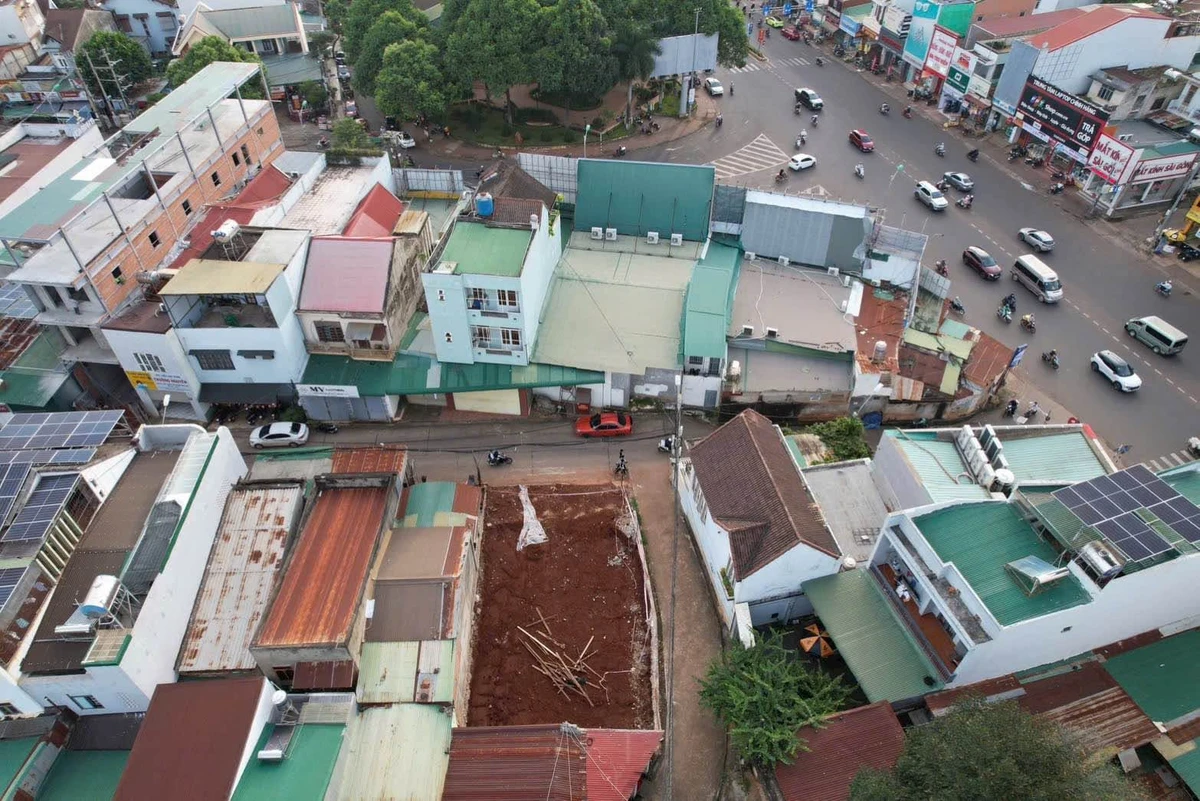 Bán đất mặt tiền Lê Thị Riêng, 99m², 4 tỷ, Quận 1 - Ảnh thu nhỏ 2