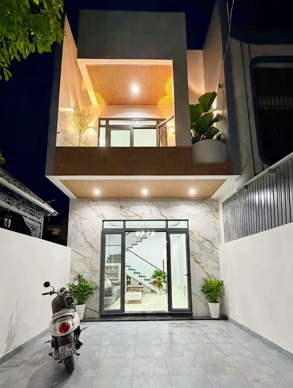 Bán nhà 1 trệt 1 lầu mặt tiền đường Tăng Bạt Hổ, Rạch Giá, 96m2, giá 2 tỷ 850