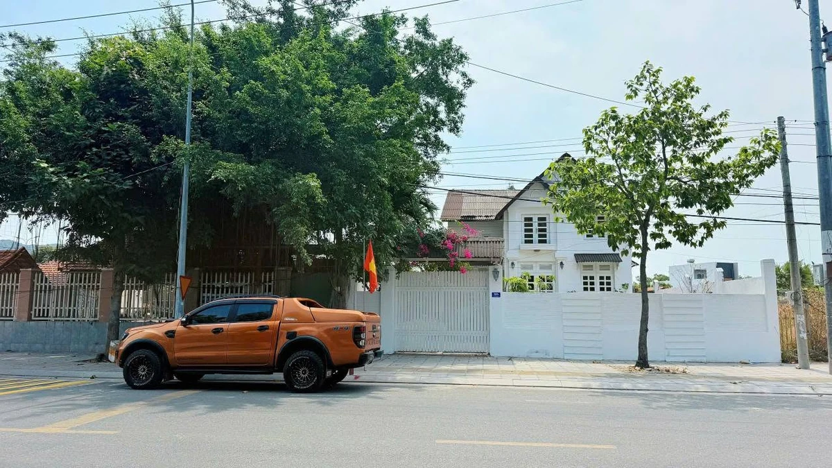 Bán biệt thự mặt tiền Long Hải 327m2 12 tỷ - Ảnh 1