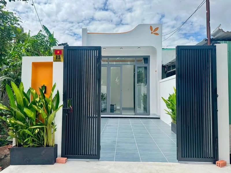 Bán nhà 2PN 92m² gần chợ Long Hải, Tây Ninh 879 triệu