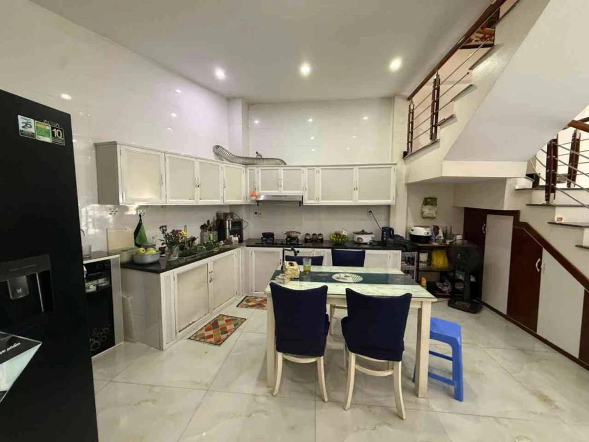Bán nhà 3 tầng 54m2 Cao Thắng, giá 3 tỷ, full nội thất - Ảnh thu nhỏ 4